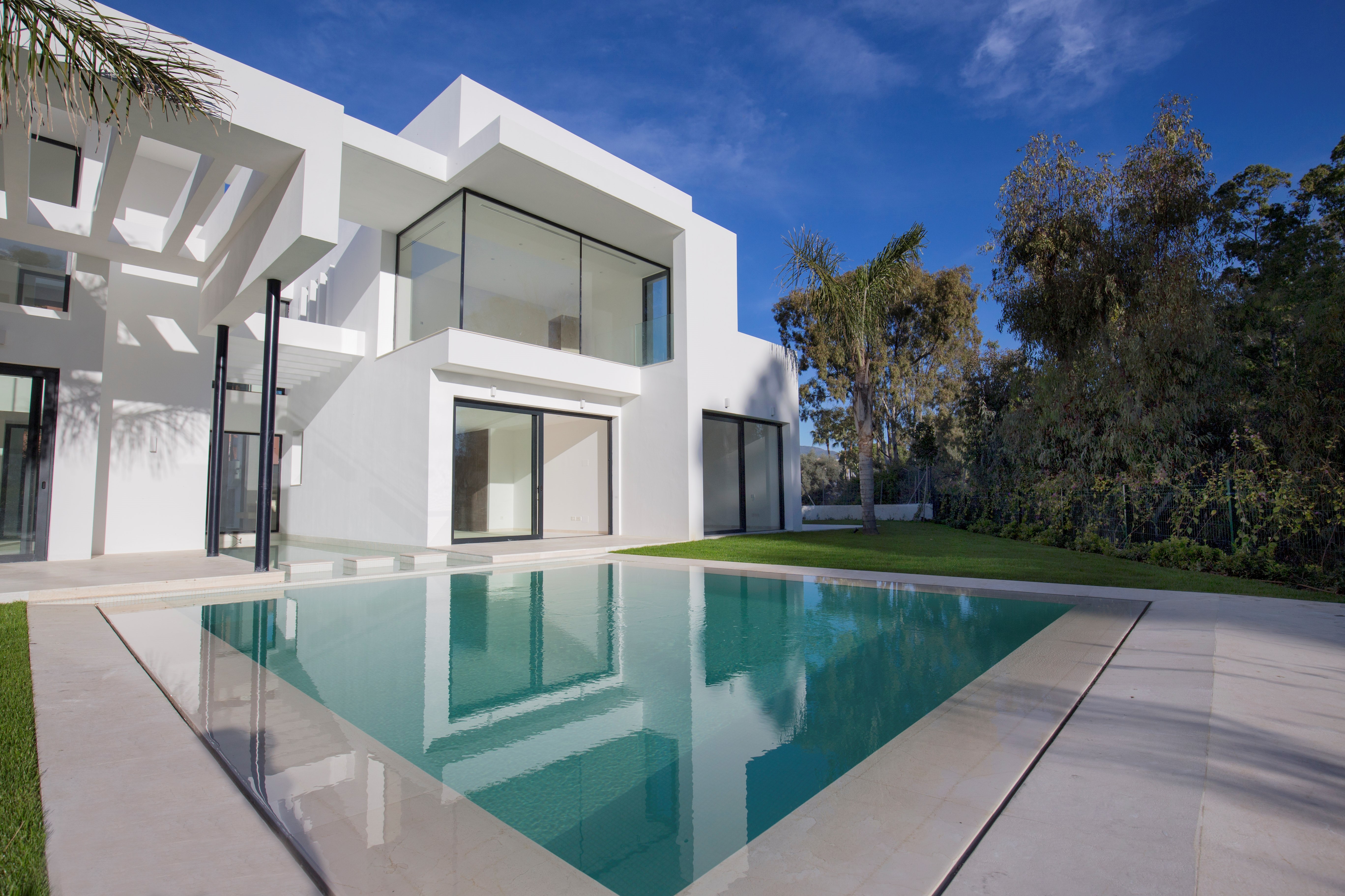 Luxury modern Villa in urbanization Casasola