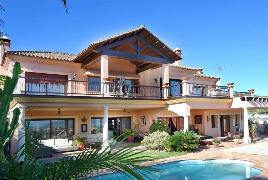 Beautiful villa with Andalusian Arquitectura in La Alqueria